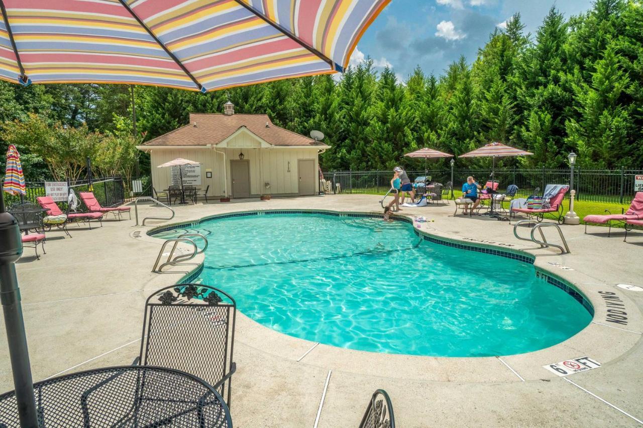 Resort Innsbruck Cabin With A Hot Tub And Deck! Хелен Экстерьер фото